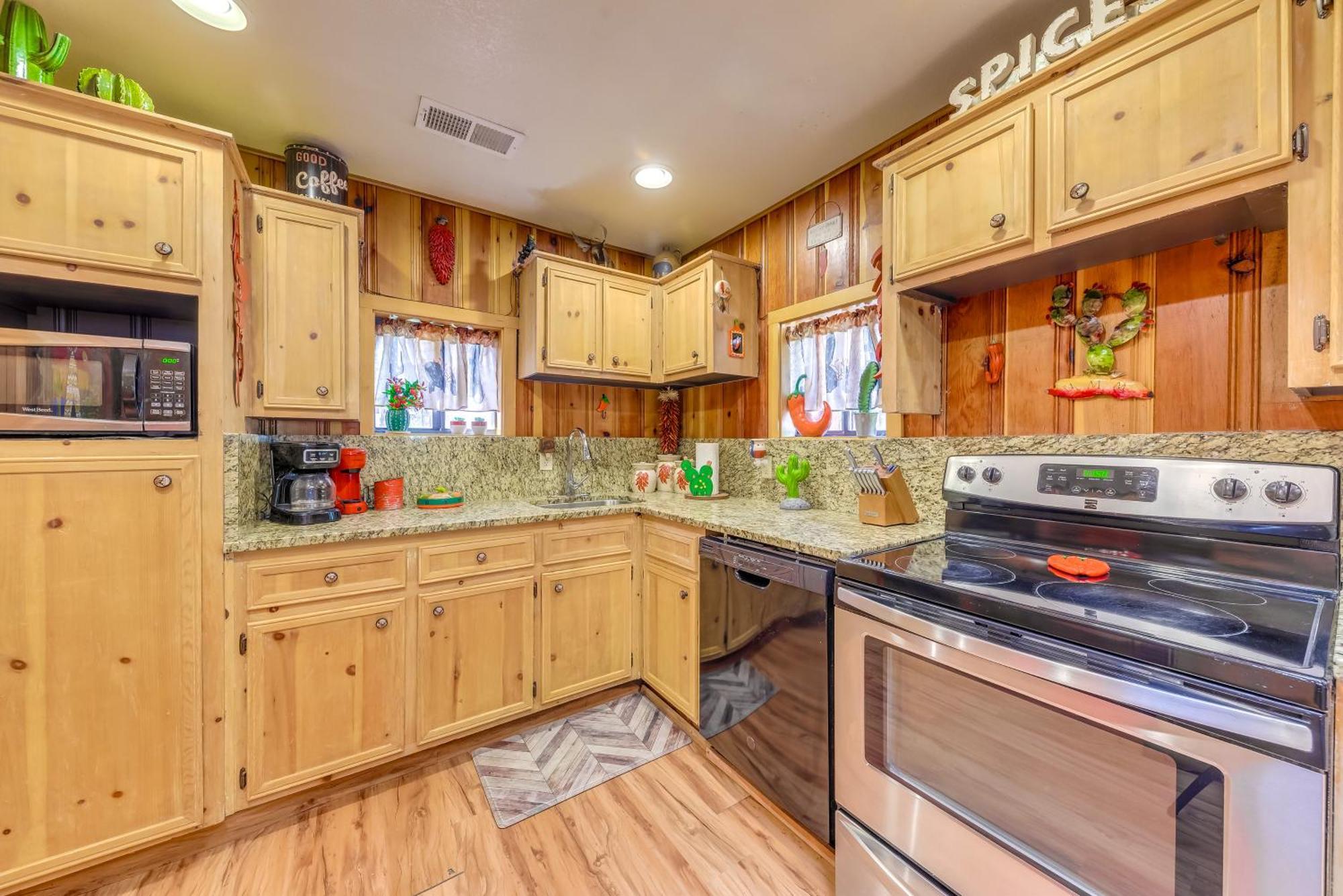 Unique Bear Country Cabin In Ruidoso With Hot Tub! 외부 사진