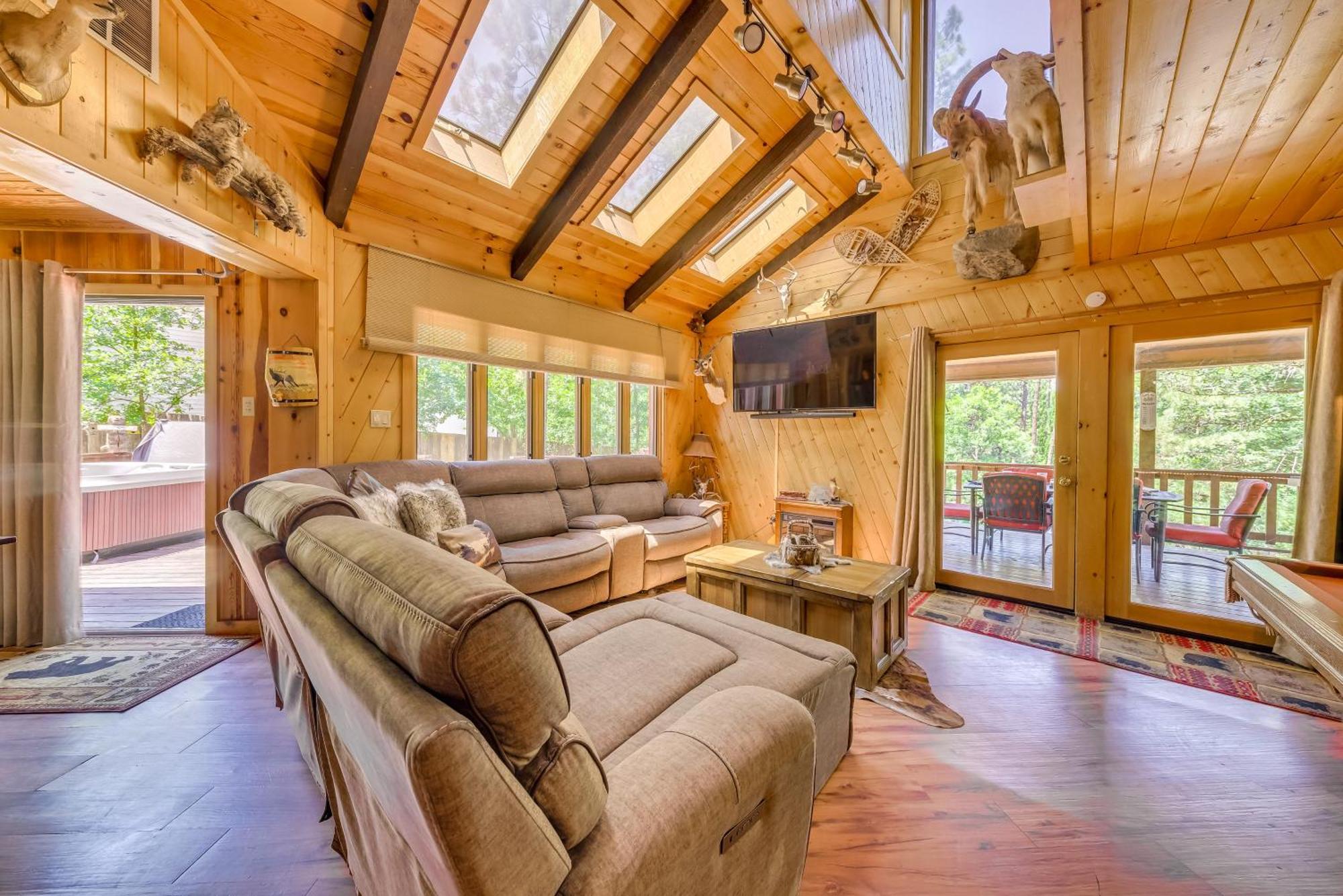 Unique Bear Country Cabin In Ruidoso With Hot Tub! 외부 사진
