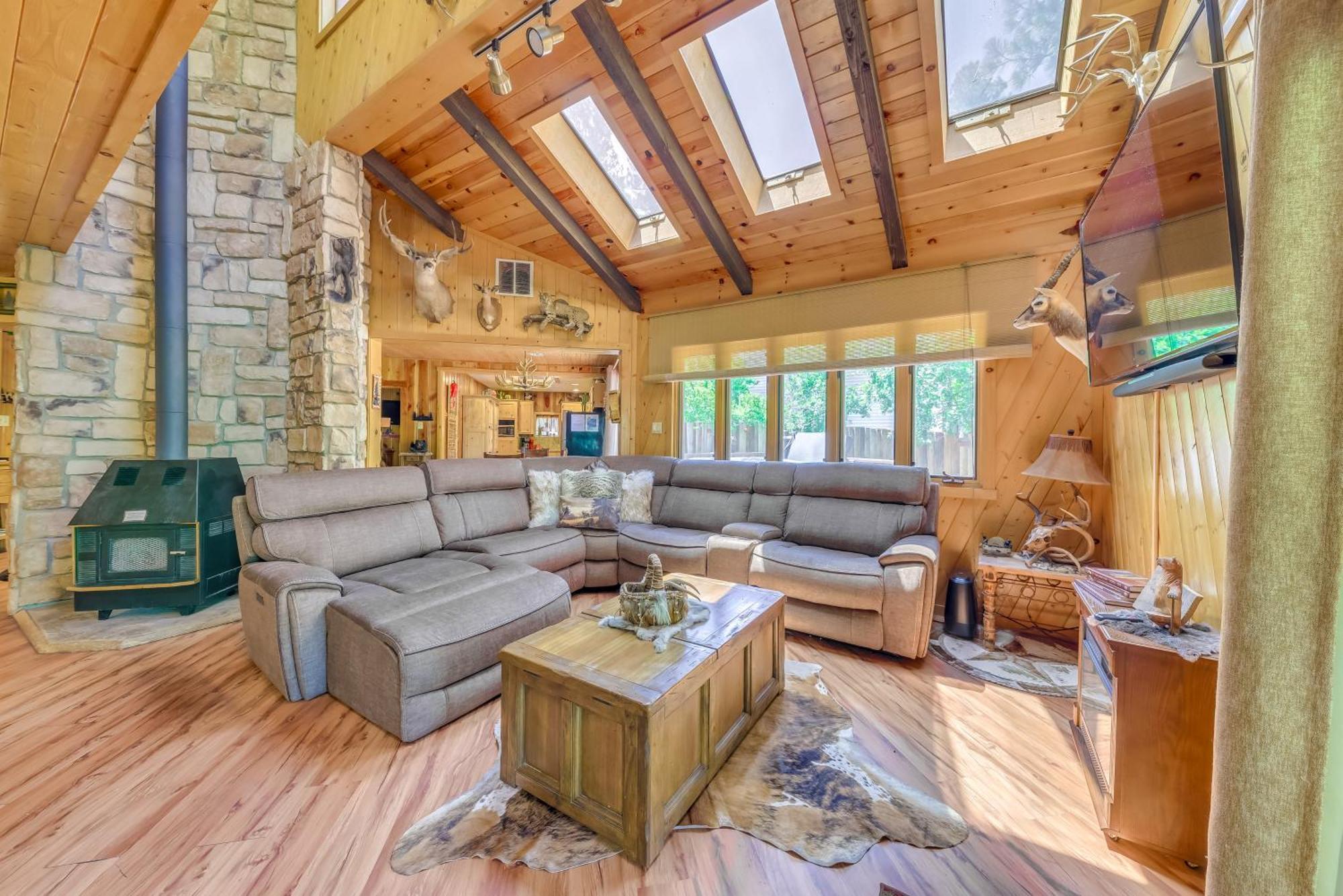 Unique Bear Country Cabin In Ruidoso With Hot Tub! 외부 사진